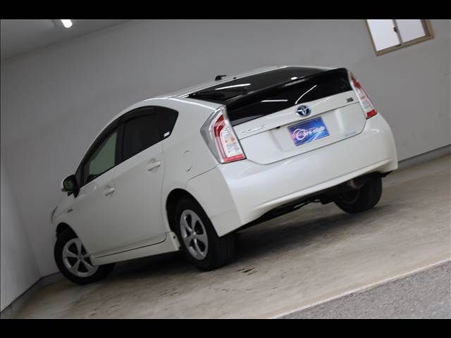 TOYOTA PRIUS 2012 Image 31