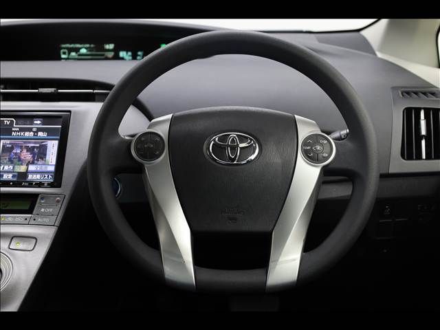 TOYOTA PRIUS 2012 Image 31