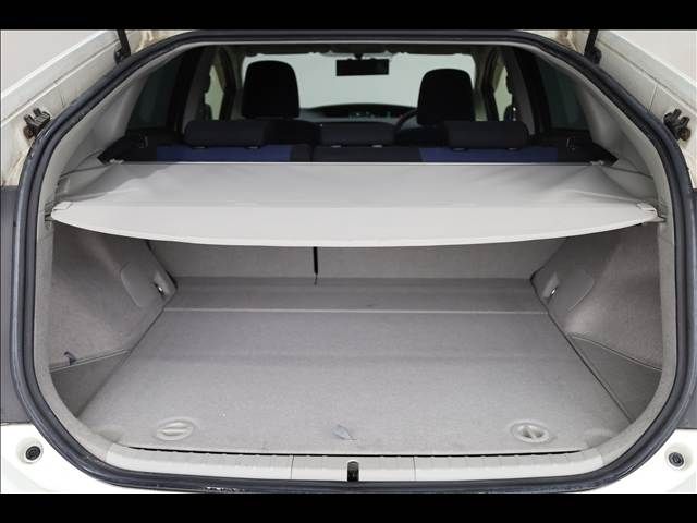 TOYOTA PRIUS 2012 Image 31