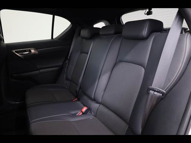 TOYOTA LEXUS CT200H 2014 Image 31