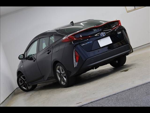 TOYOTA PRIUS PHV 2020 Image 31