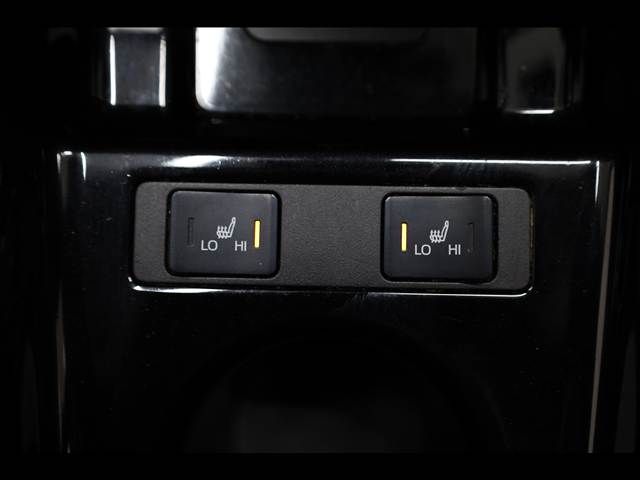 TOYOTA PRIUS 2019 Image 31