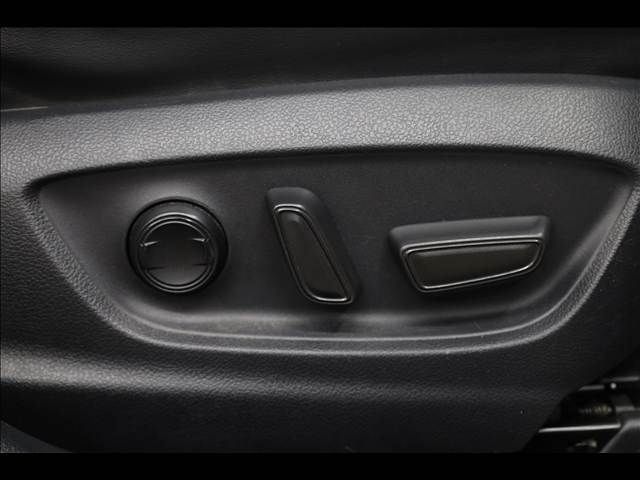 TOYOTA PRIUS 2019 Image 31