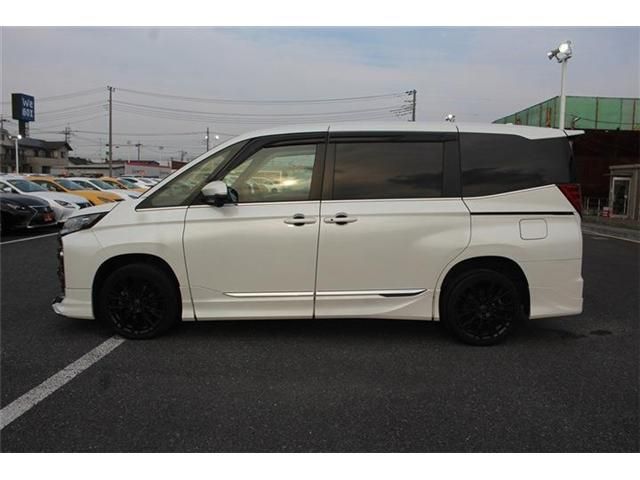 TOYOTA NOAH HYBRID 4WD 2022 Image 31