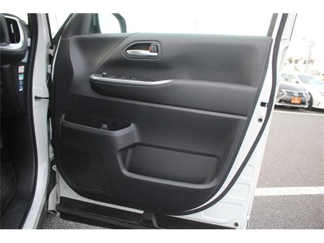 TOYOTA NOAH HYBRID 4WD 2022 Image 31