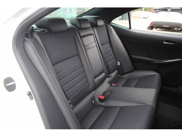 TOYOTA LEXUS IS350 2013 Image 31