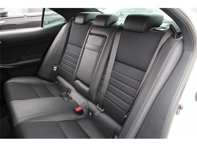 TOYOTA LEXUS IS350 2013 Image 31