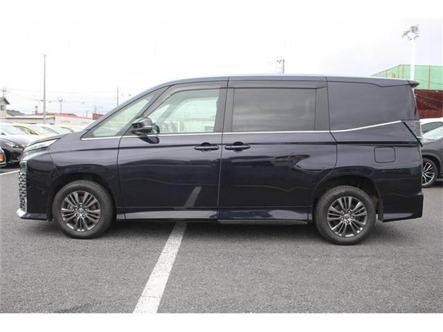 TOYOTA VOXY HYBRID 4WD 2022 Image 31