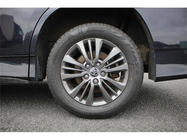 TOYOTA VOXY HYBRID 4WD 2022 Image 31