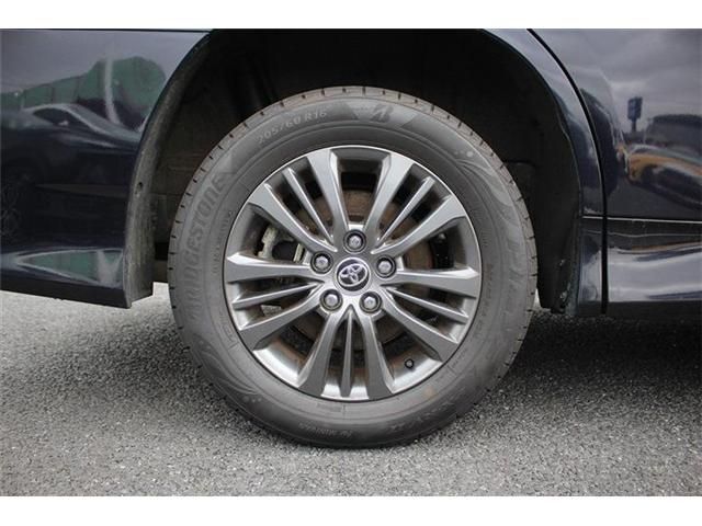 TOYOTA VOXY HYBRID 4WD 2022 Image 31