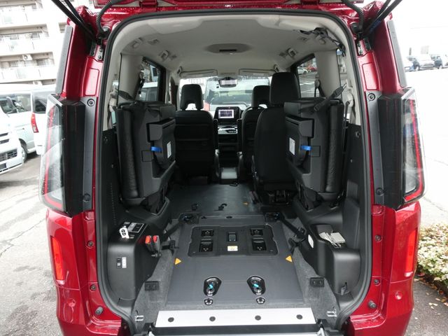 NISSAN SERENA  WG 2023 Image 31