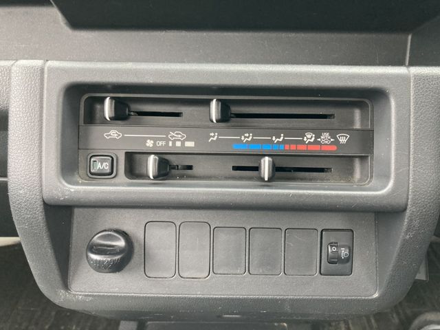 DAIHATSU HIJET TRUCK 2015 Image 31