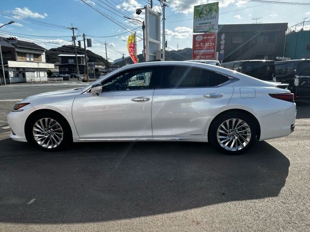 TOYOTA LEXUS ES300H 2019 Image 31