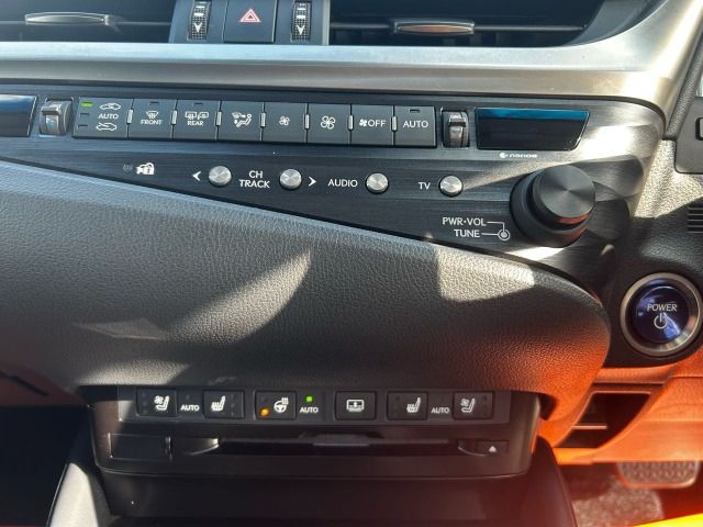 TOYOTA LEXUS ES300H 2019 Image 31