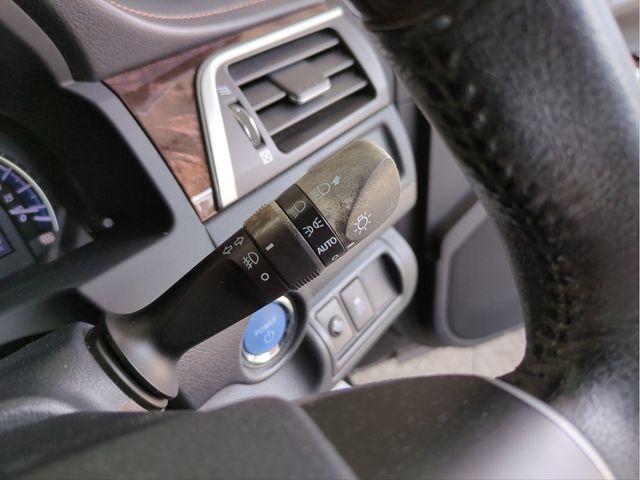 TOYOTA CAMRY HYBRID 2014 Image 31