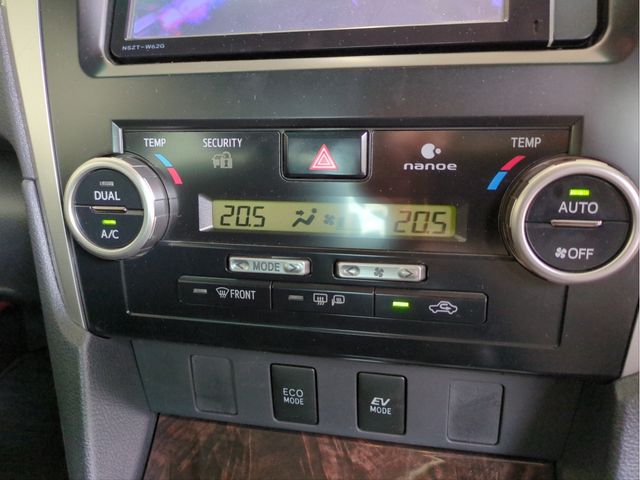 TOYOTA CAMRY HYBRID 2014 Image 31