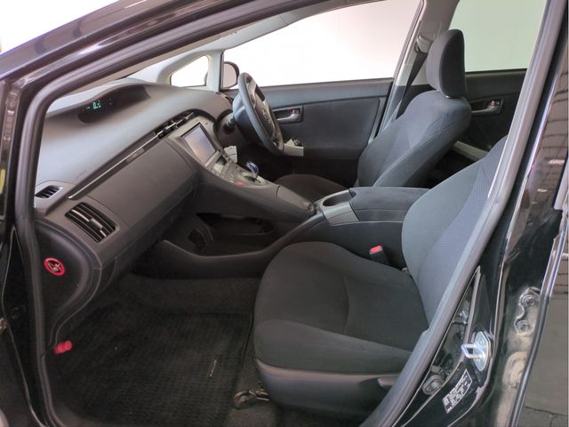 TOYOTA PRIUS 2015 Image 31