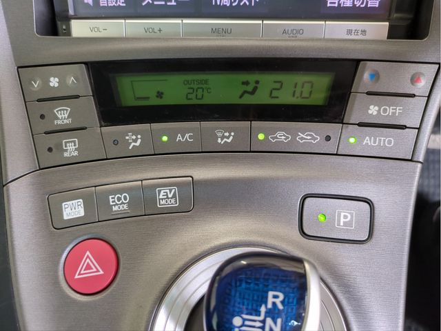 TOYOTA PRIUS 2015 Image 31