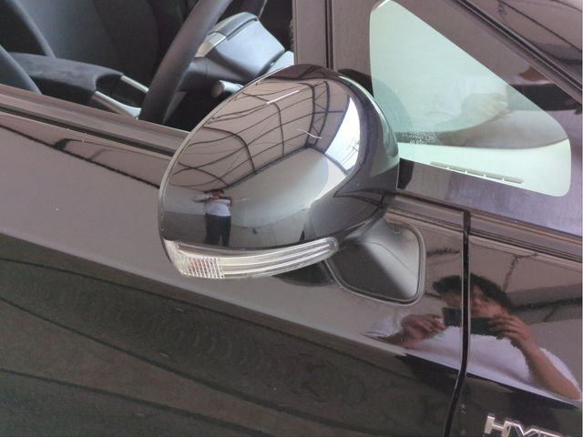 TOYOTA PRIUS 2015 Image 31