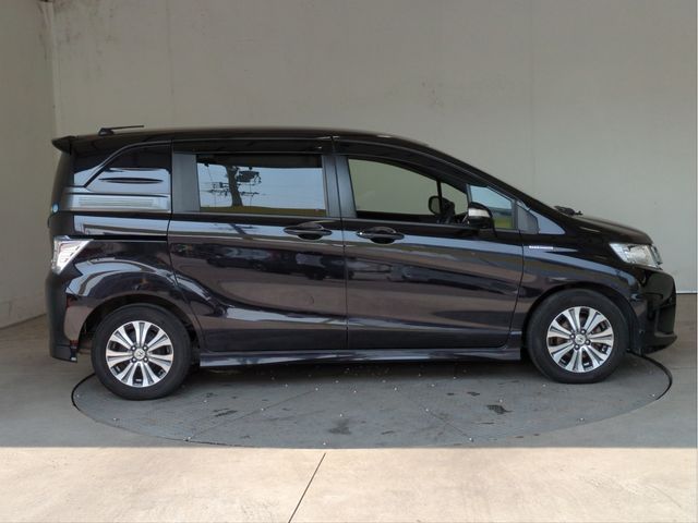 HONDA FREED SPIKE HYBRID 2013 Image 31