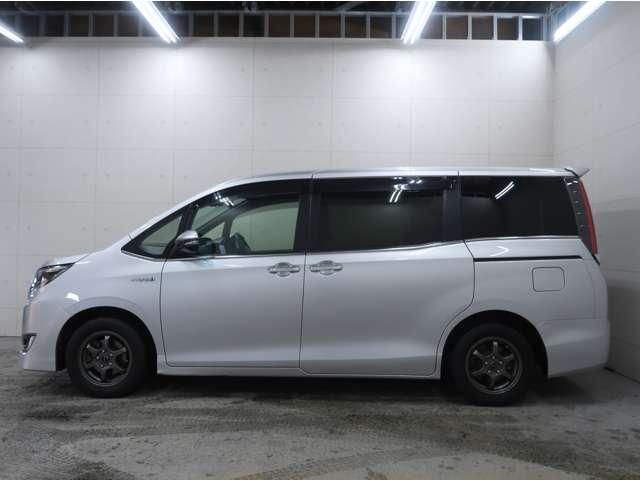 TOYOTA ESQUIRE HYBRID 2019 Image 31