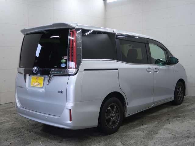 TOYOTA ESQUIRE HYBRID 2019 Image 31