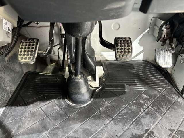 DAIHATSU HIJET TRUCK 4WD 2012 Image 31