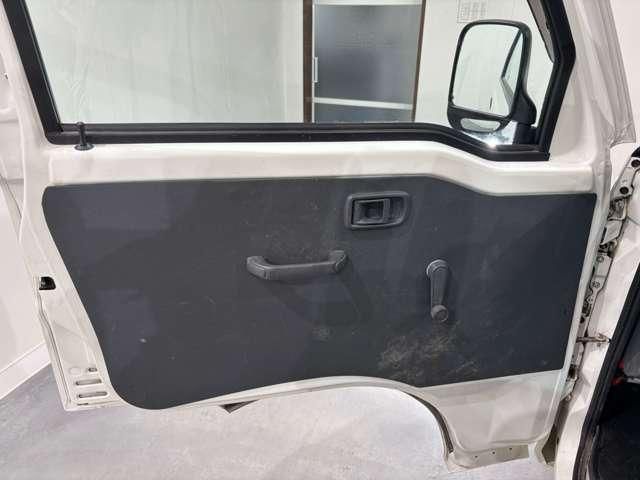 DAIHATSU HIJET TRUCK 4WD 2012 Image 31