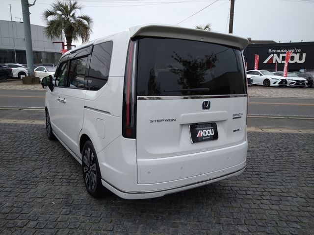 HONDA STEPWAGON E:HEV SPAD 2022 Image 31