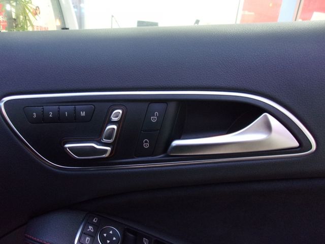 MERCEDES BENZ A CLAS 2017 Image 31