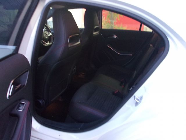 MERCEDES BENZ A CLAS 2017 Image 31