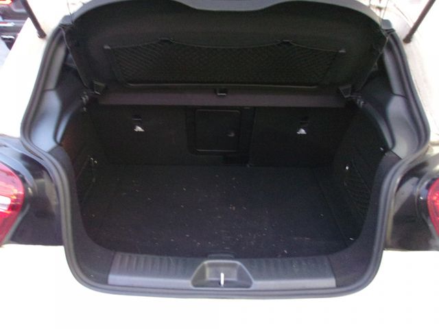 MERCEDES BENZ A CLAS 2017 Image 31