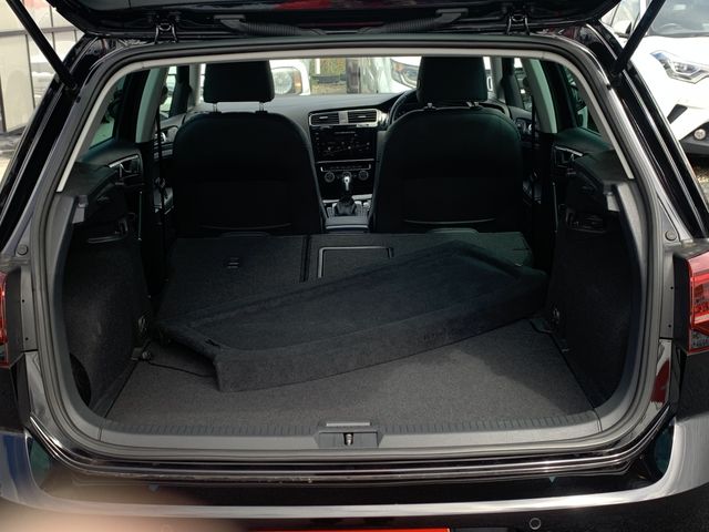VOLKSWAGEN GOLF 2019 Image 31