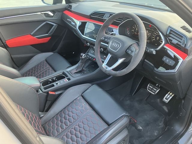 AUDI RS Q3 2024 Image 31