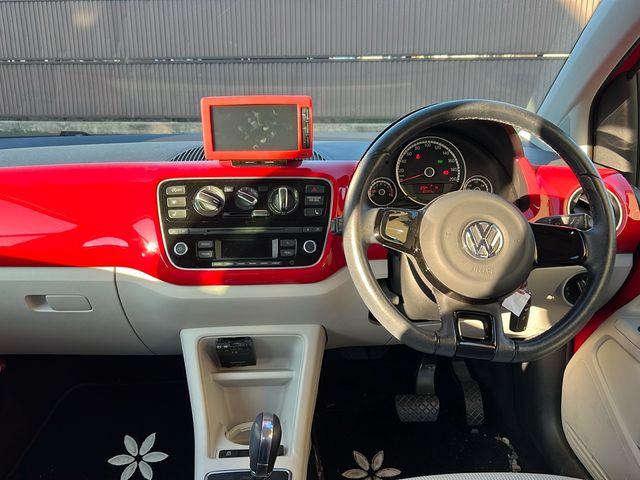 VOLKSWAGEN UP! 2015 Image 31