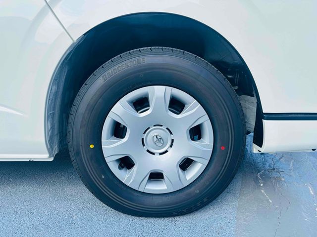 TOYOTA HIACE VAN 1.15T 2WD 2026 Image 31