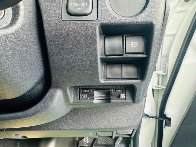 TOYOTA HIACE VAN 1.15T 2WD 2026 Image 31