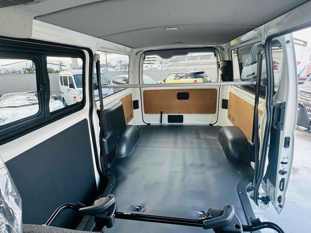 TOYOTA HIACE VAN 1.15T 2WD 2026 Image 31