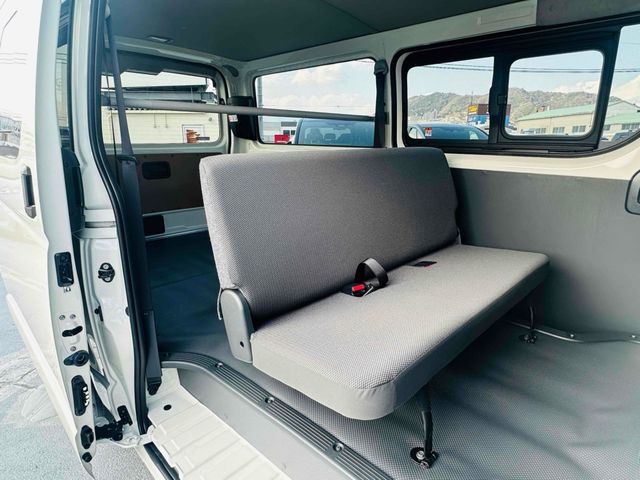 TOYOTA HIACE VAN 1.15T 2WD 2026 Image 31