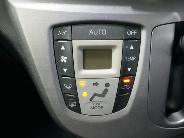 DAIHATSU MOVE CUSTOM 2011 Image 31