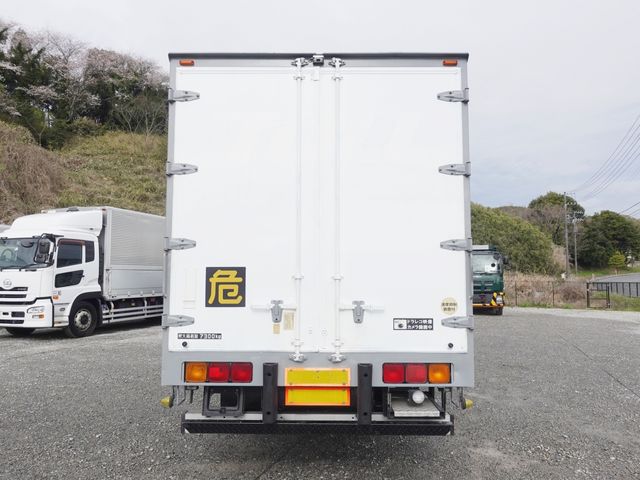 MITSUBISHI FUSOU FIGHTER 2011 Image 31