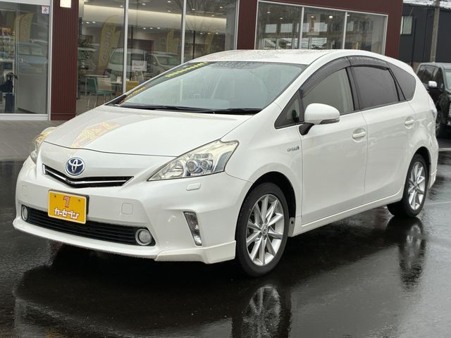 TOYOTA PRIUS ALPHA 2013 Image 31
