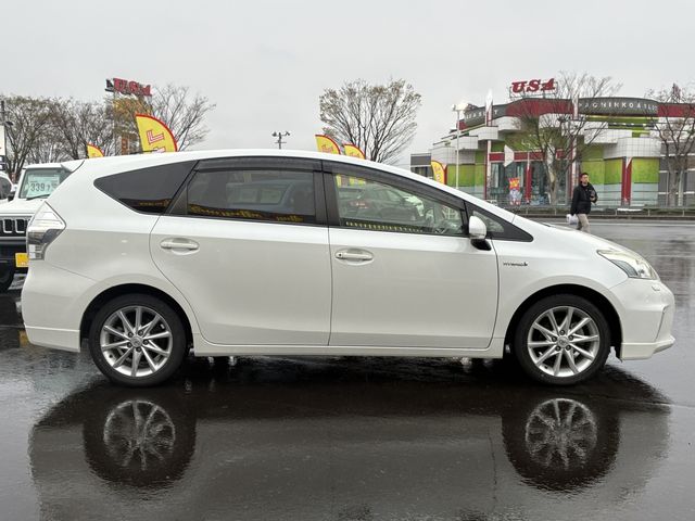 TOYOTA PRIUS ALPHA 2013 Image 31