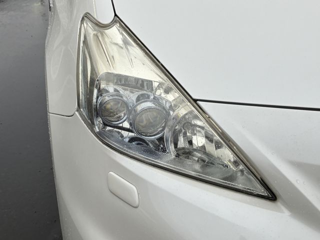 TOYOTA PRIUS ALPHA 2013 Image 31
