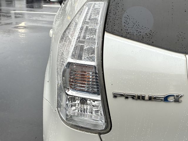 TOYOTA PRIUS ALPHA 2013 Image 31