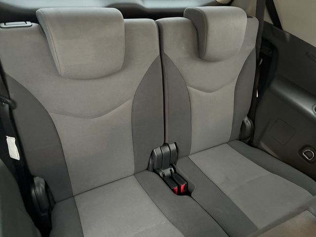 TOYOTA PRIUS ALPHA 2013 Image 31