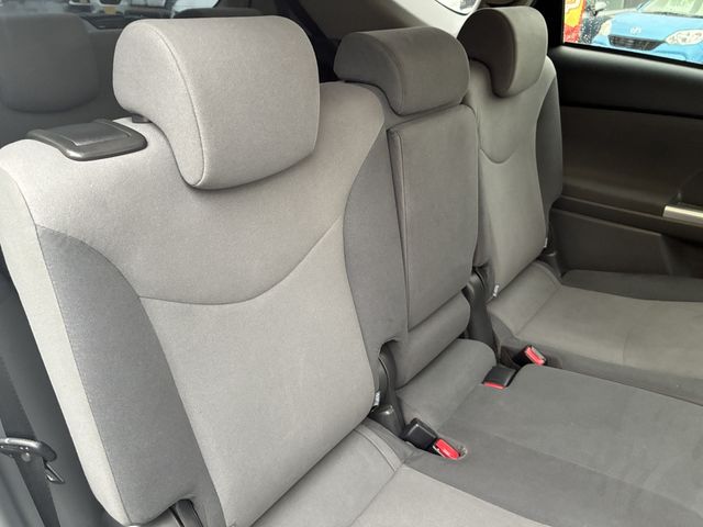 TOYOTA PRIUS ALPHA 2013 Image 31