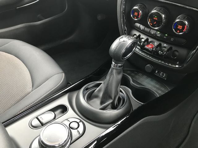 BMW MINI COOPER CLUB 2017 Image 31