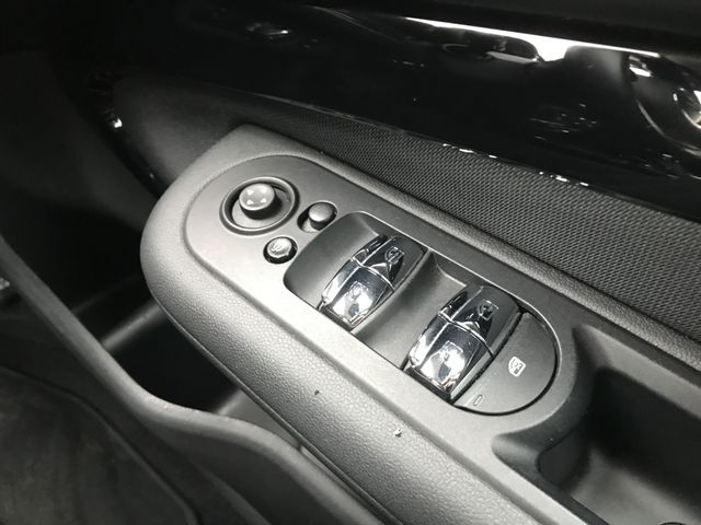 BMW MINI COOPER CLUB 2017 Image 31