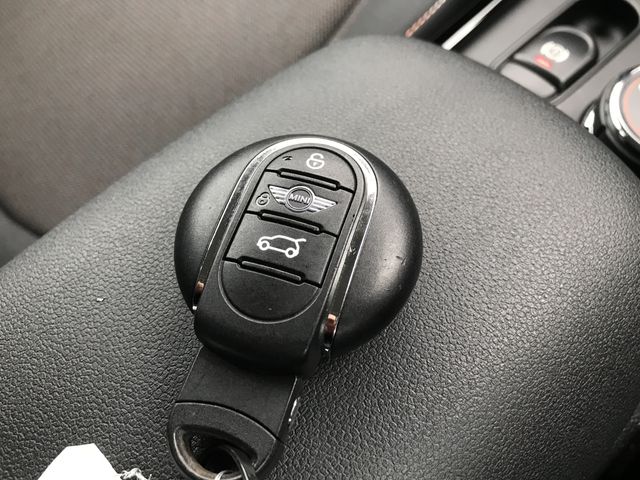 BMW MINI COOPER CLUB 2017 Image 31